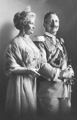 Dona et le Kaiser en Kaiser J.zPf.